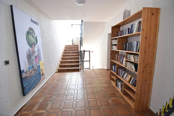 Room 10 of 25