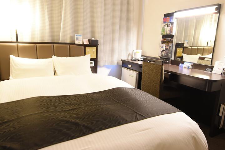 Room 10 of 36