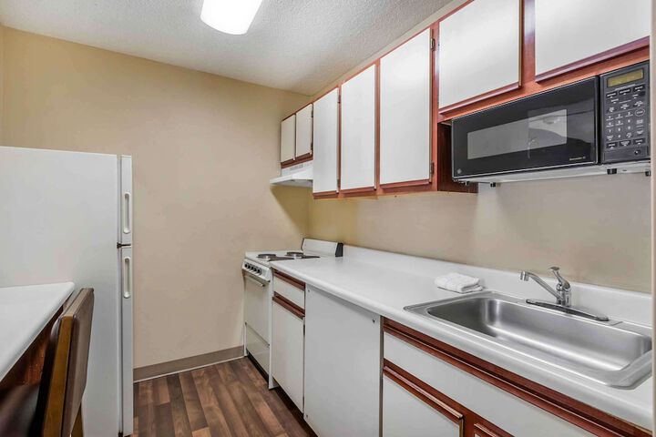 1 Double Bed Hearing Accessible Kitchen (1 of 5)
