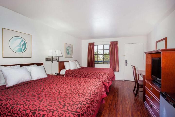 1 King Bed (13 of 16)