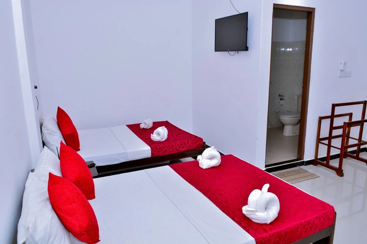 Room 5 of 11
