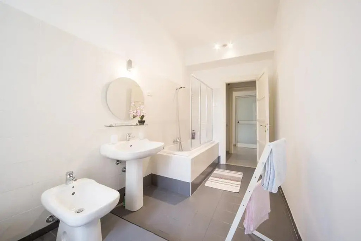 Bathroom Interior Photo