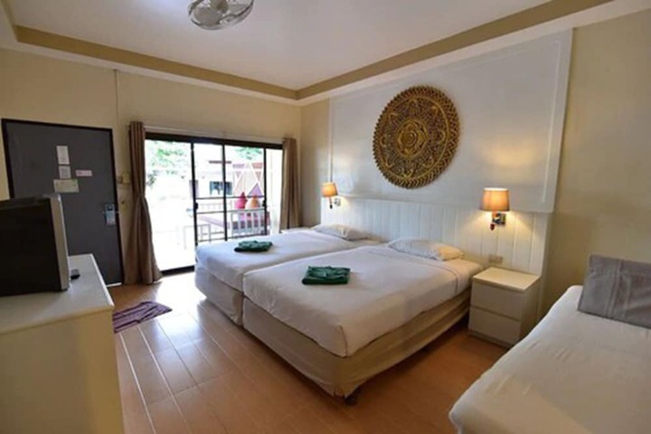 Room 59 of 165