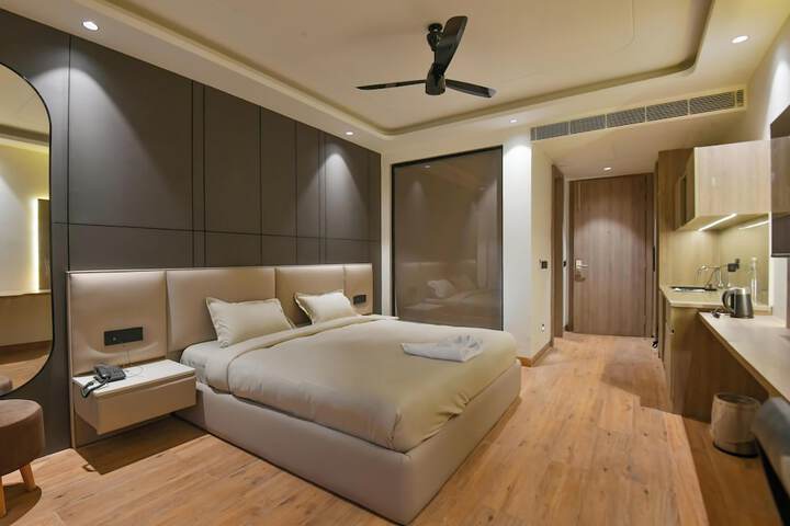 Room 10 of 26