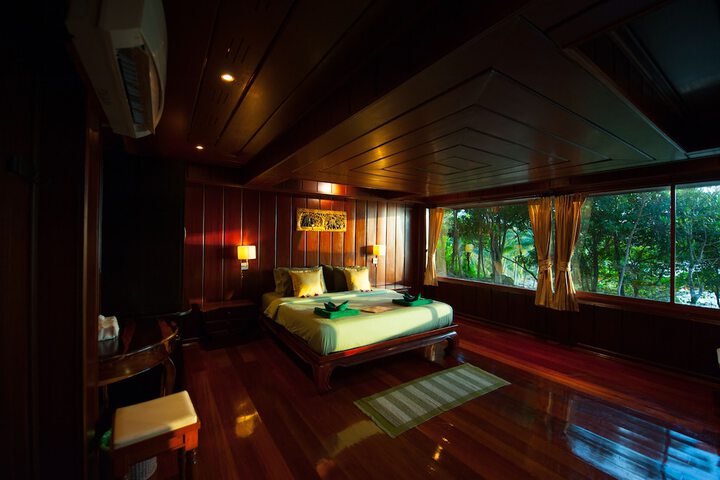 Room 21 of 50