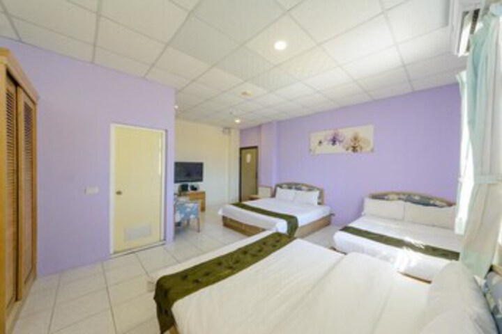 Room 3 of 24