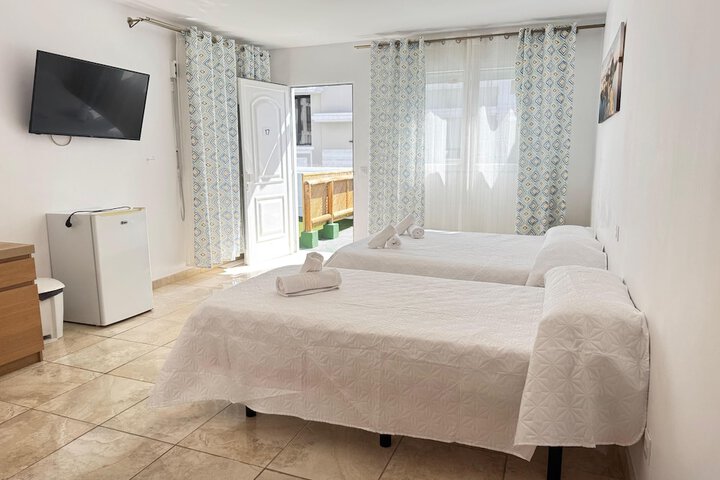 Room 9 of 26