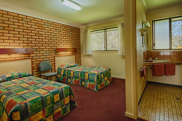 Room 6 of 42