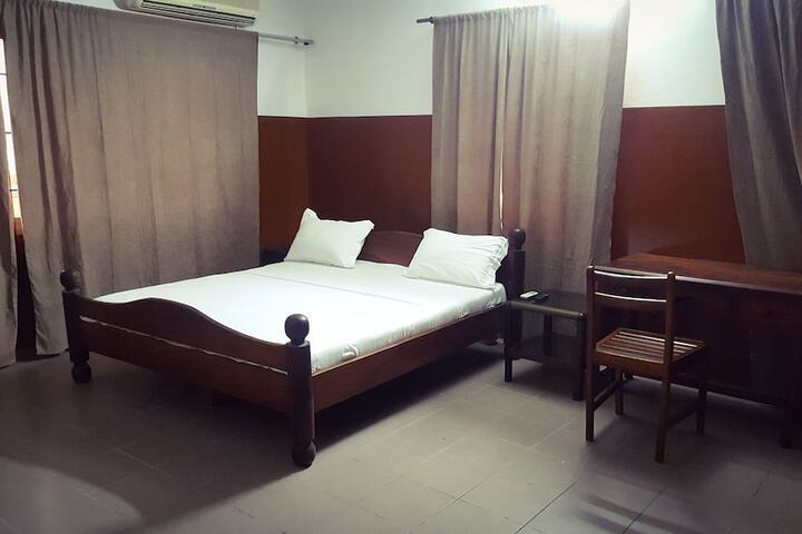 Room 8 of 25