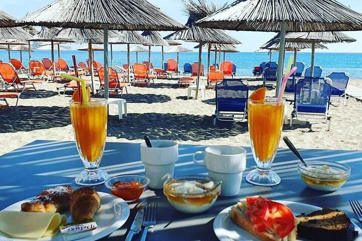 Breakfast/Coffee Service 72 of 112