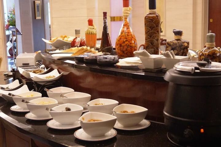 Breakfast/Coffee Service 84 of 101