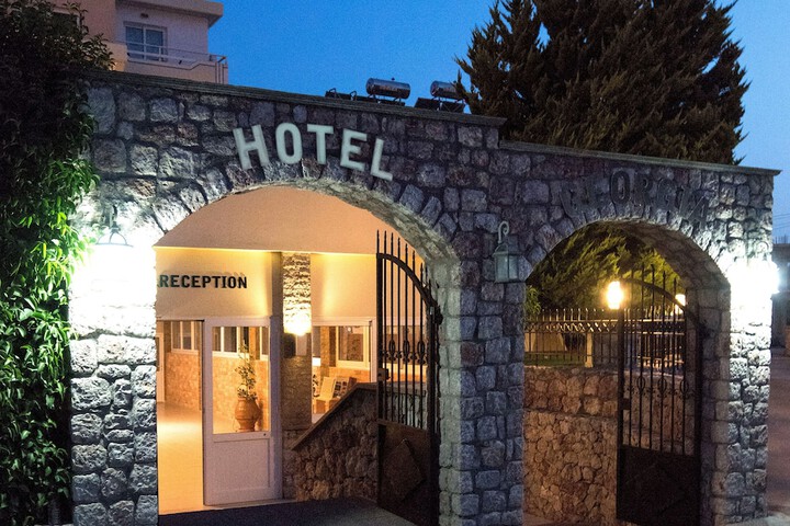 Hotel 77 of 104