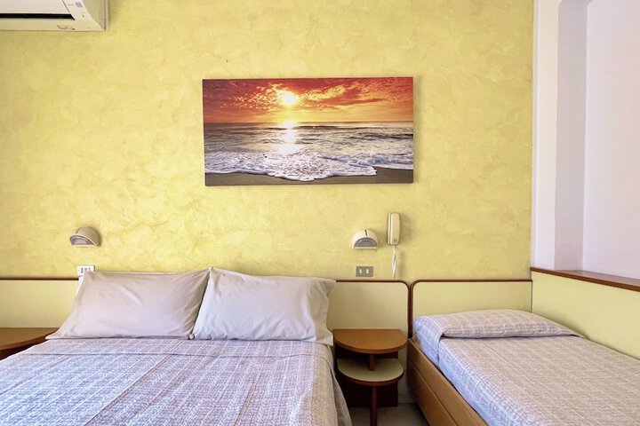 Room 25 of 87