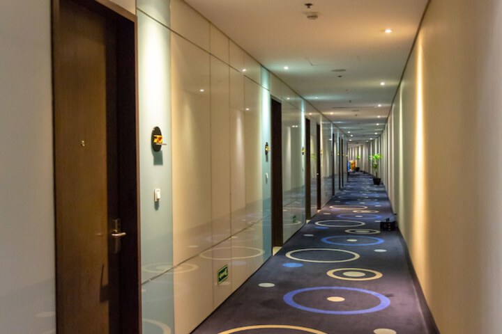 Ballroom/Hall 189 of 204
