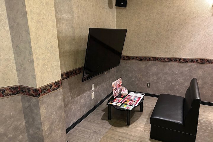 Room 8 of 20