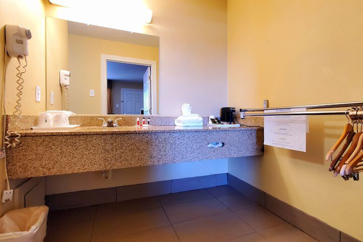 Bathroom sink