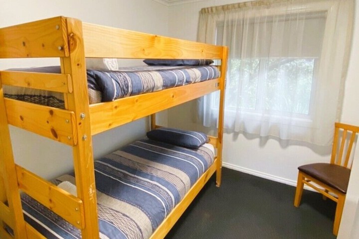 Room 18 of 121