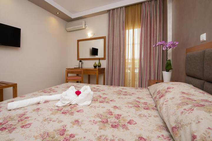 Room 18 of 65
