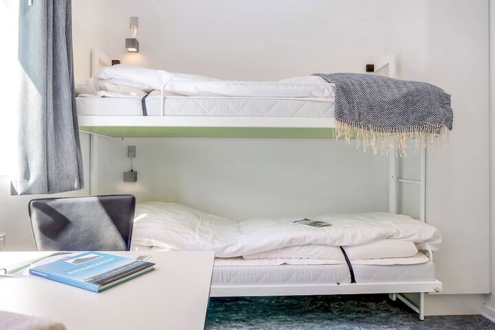 Room 16 of 33