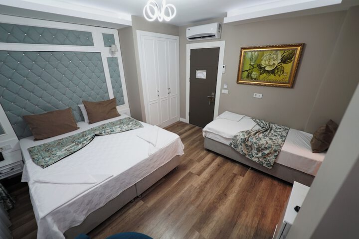 Room 84 of 131