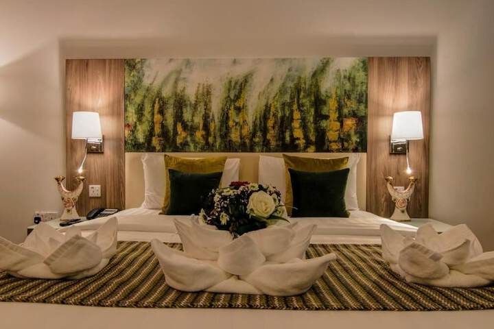 Room 5 of 37