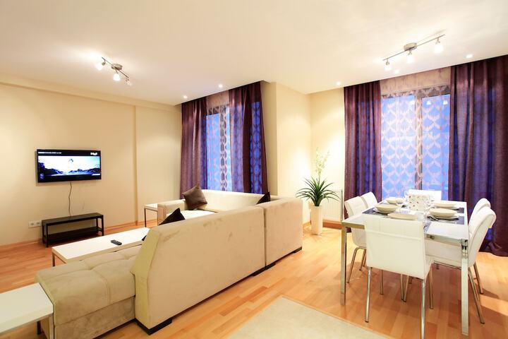 Room 7 of 74