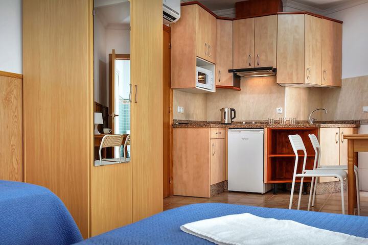 Room 14 of 38