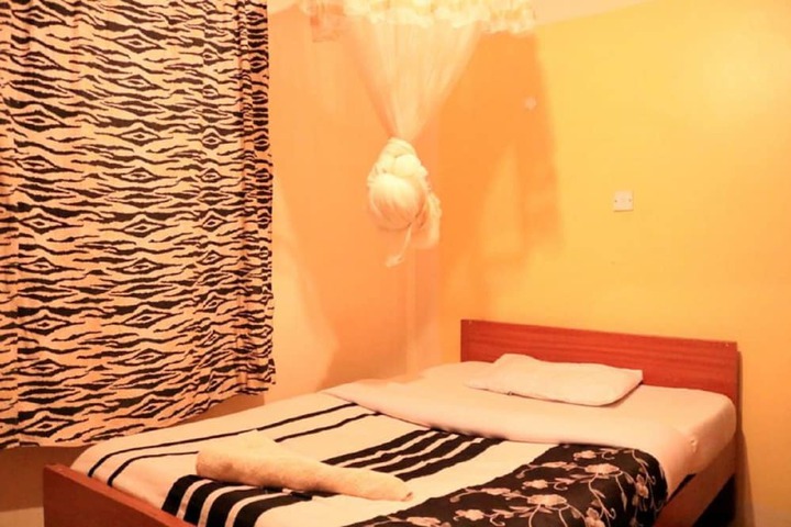 Room 5 of 14