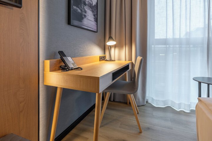 Room 12 of 73
