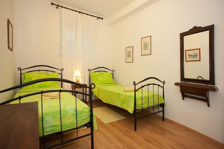 Room 20 of 24