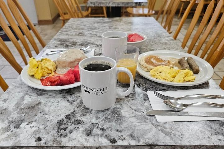 Breakfast/Coffee Service 92 of 105