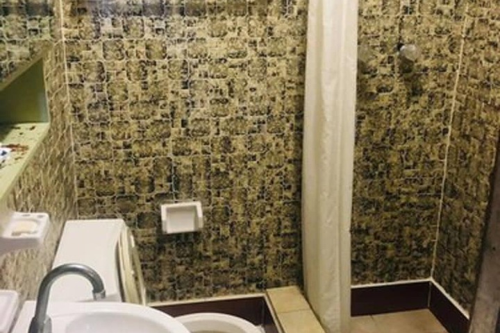 Room 18 of 18