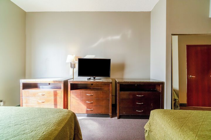 1 King Bed Suite (13 of 33)