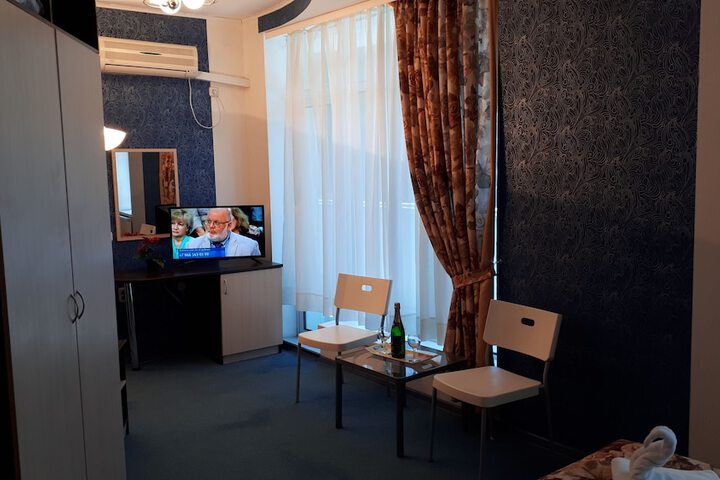 Room 12 of 24