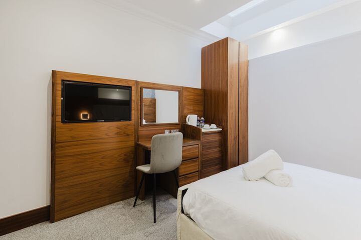 Room 22 of 125