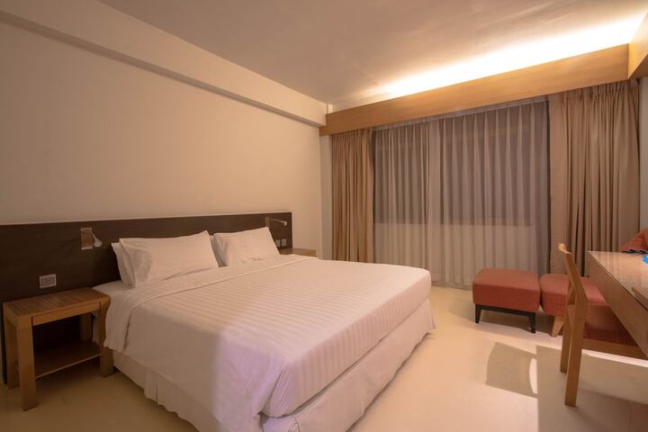 Room 10 of 48