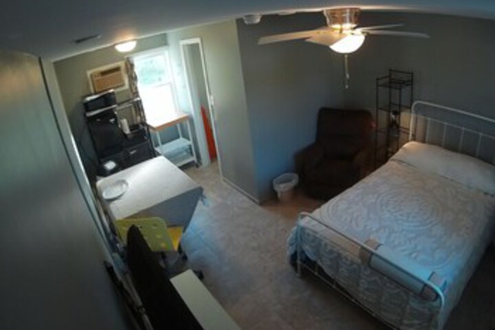 Room 10 of 13