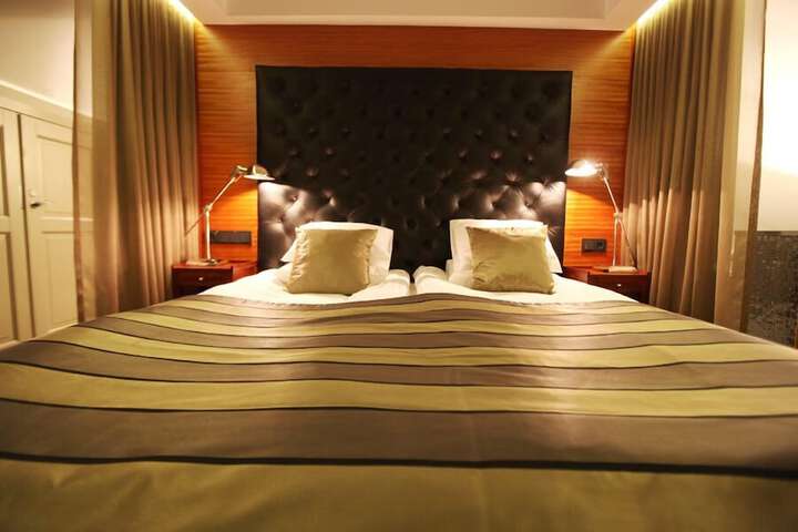 Room 17 of 48