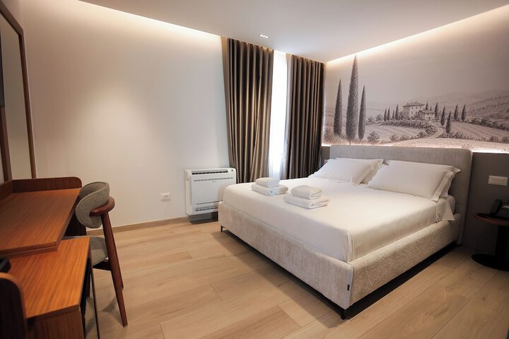 Room 34 of 198