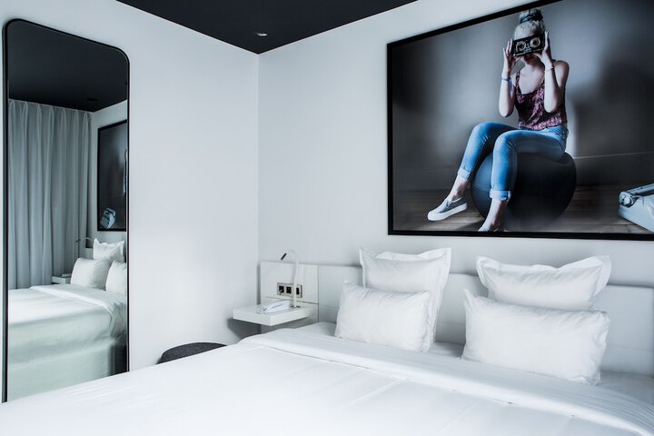 Room 8 of 79