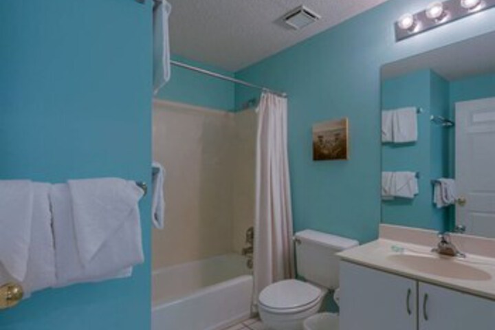 Room 6 of 45