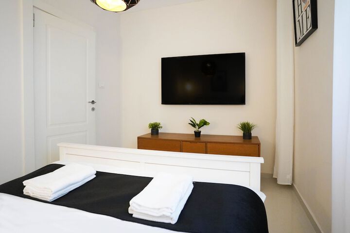 Room 18 of 74