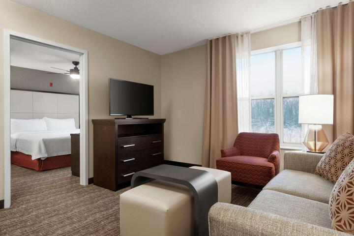 1 King Bed 1 Bedroom Suite (3 of 12)