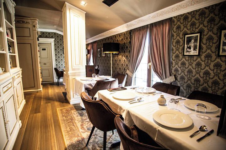Dining 50 of 66
