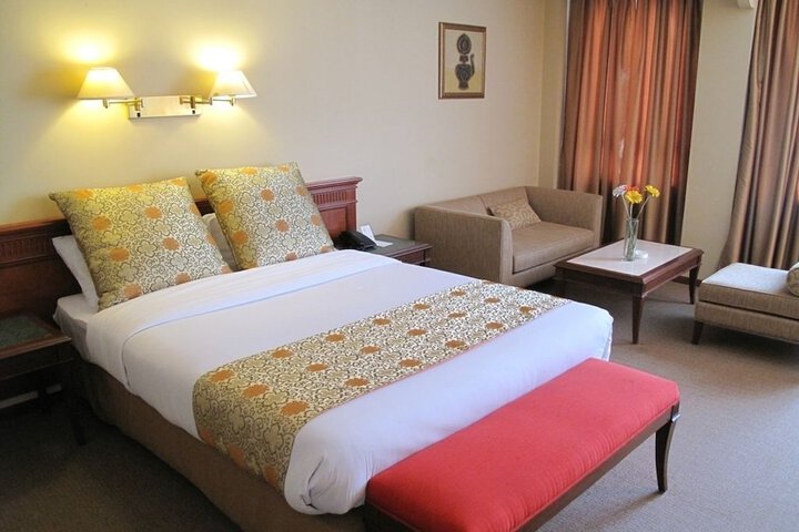 Room 8 of 18