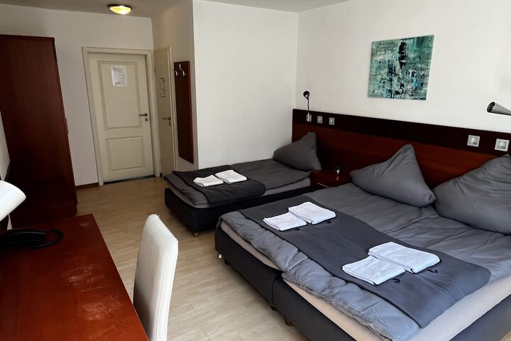 Room 5 of 52