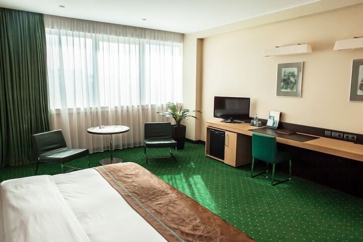 Room 8 of 35