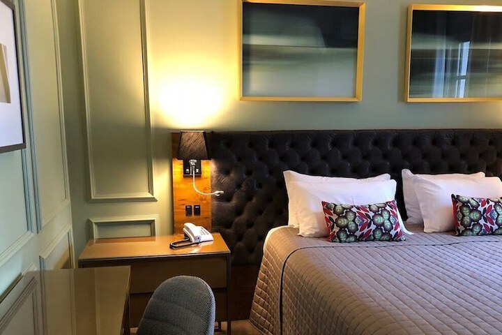Room 15 of 110