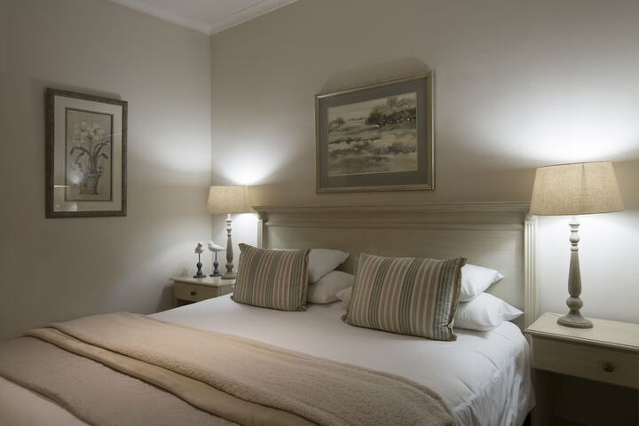 Room 4 of 49