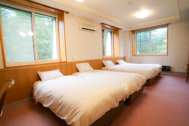 Room 10 of 66